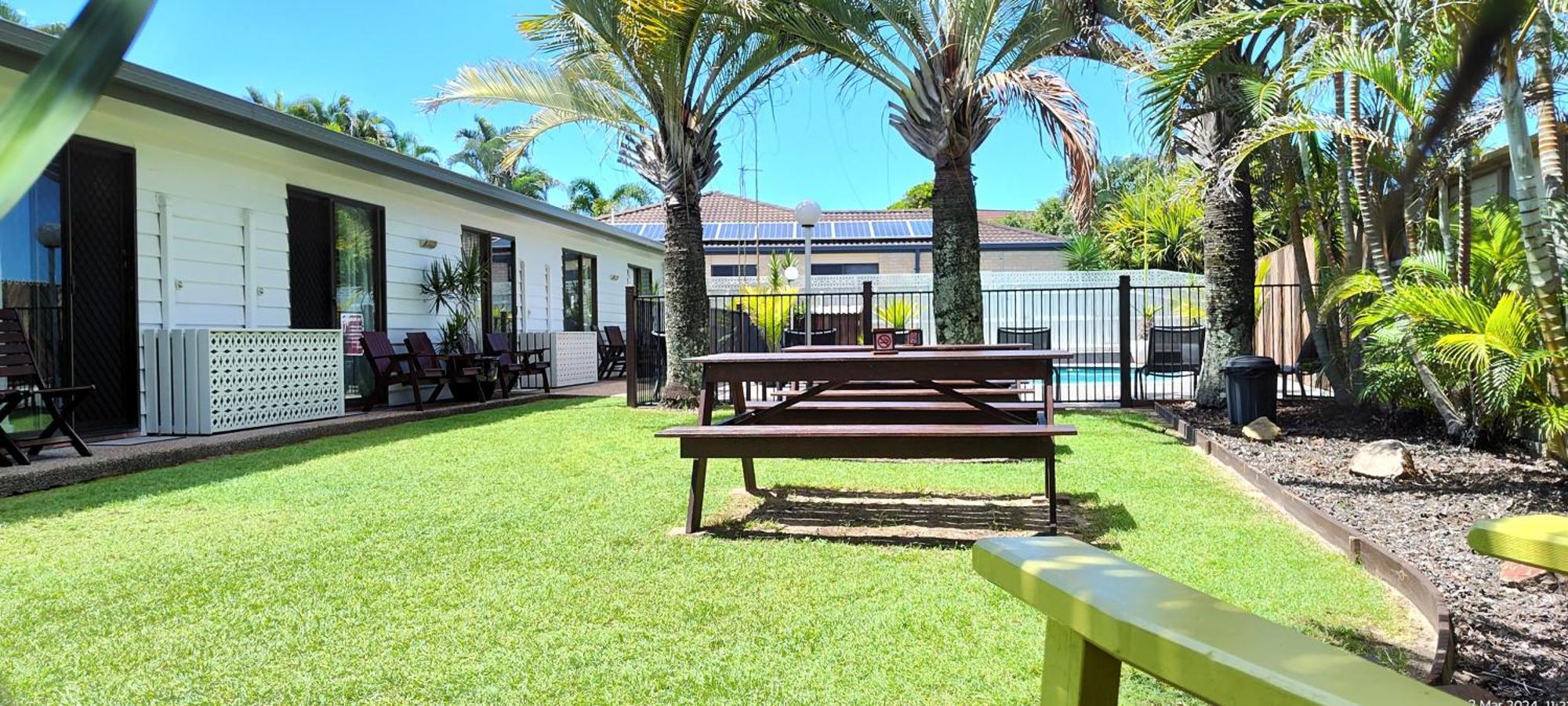 Pacific Palms Motor Inn Marcoola Exteriér fotografie